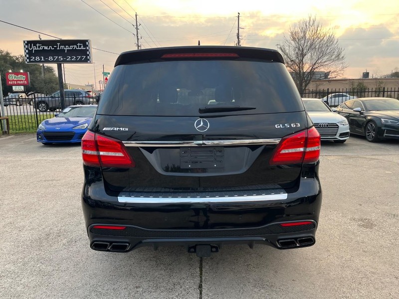 Mercedes-Benz GLS 63 AMG Vehicle Full-screen Gallery Image 07