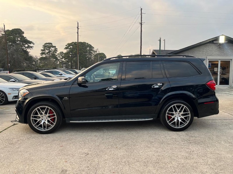 Mercedes-Benz GLS 63 AMG Vehicle Full-screen Gallery Image 09