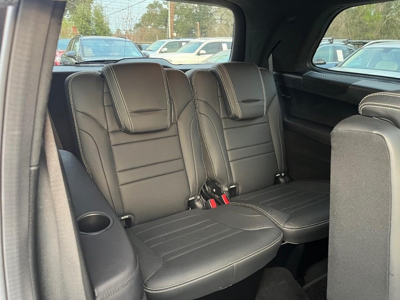 Mercedes-Benz GLS 63 AMG Vehicle Full-screen Gallery Image 17