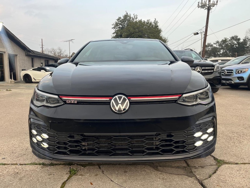 Volkswagen Golf GTI Vehicle Full-screen Gallery Image 03