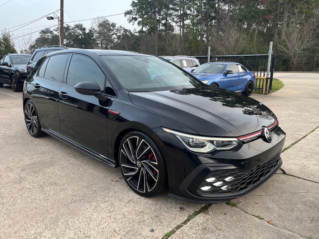 Volkswagen Golf GTI Vehicle Full-screen Gallery Image 04