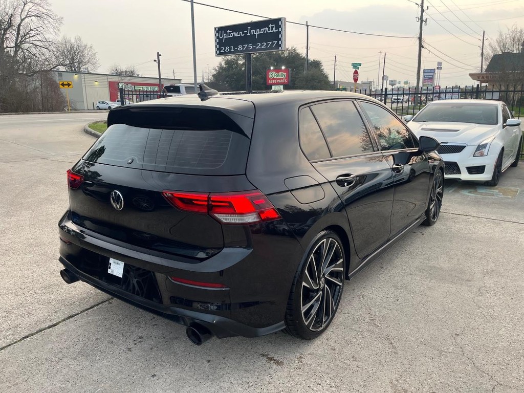 Volkswagen Golf GTI Vehicle Full-screen Gallery Image 06