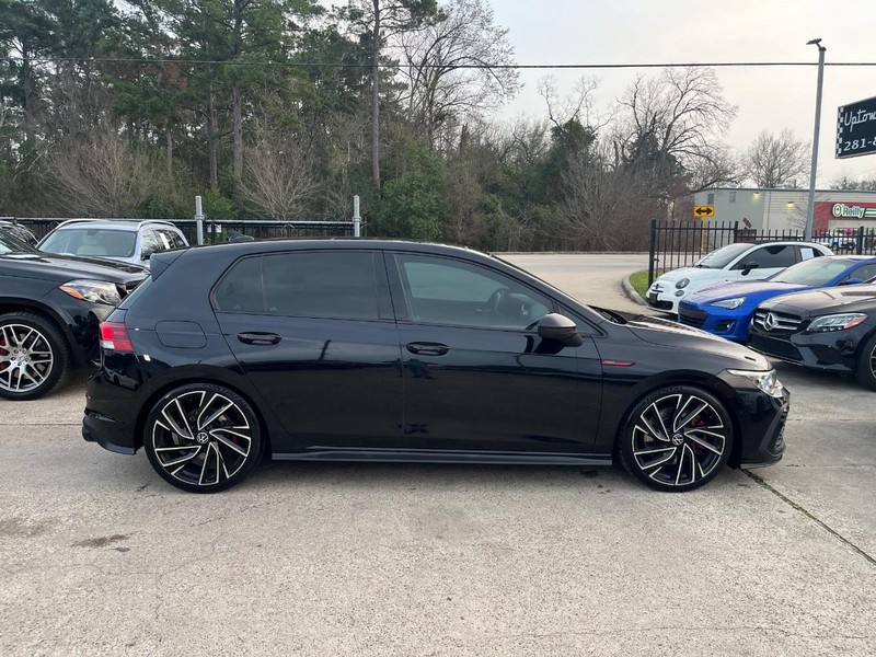 Volkswagen Golf GTI Vehicle Full-screen Gallery Image 05