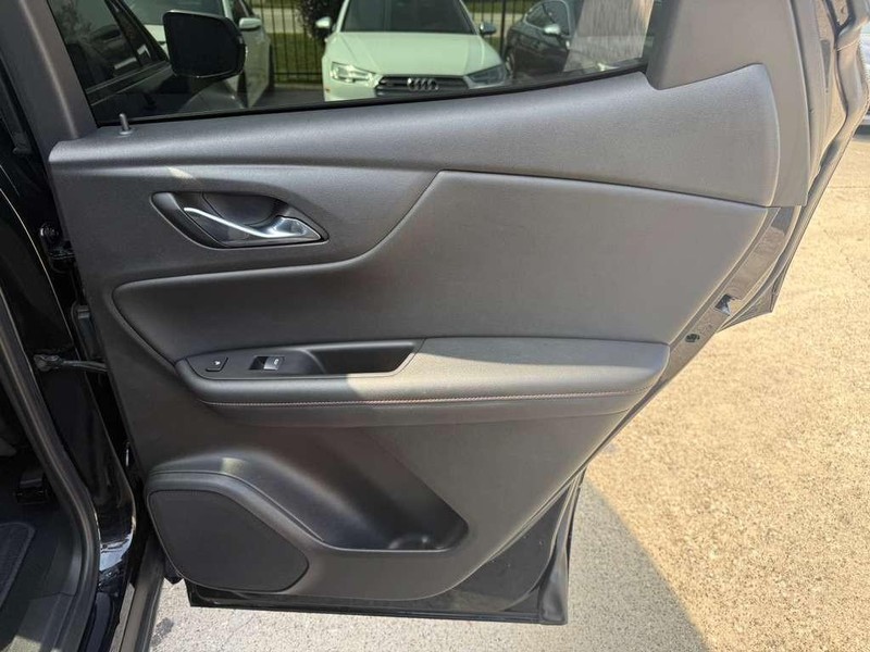 Chevrolet Blazer Vehicle Full-screen Gallery Image 17