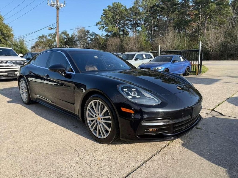 Porsche Panamera Vehicle Full-screen Gallery Image 04
