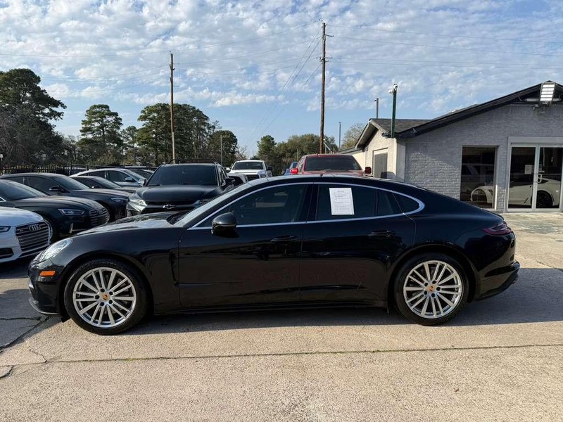 Porsche Panamera Vehicle Full-screen Gallery Image 09