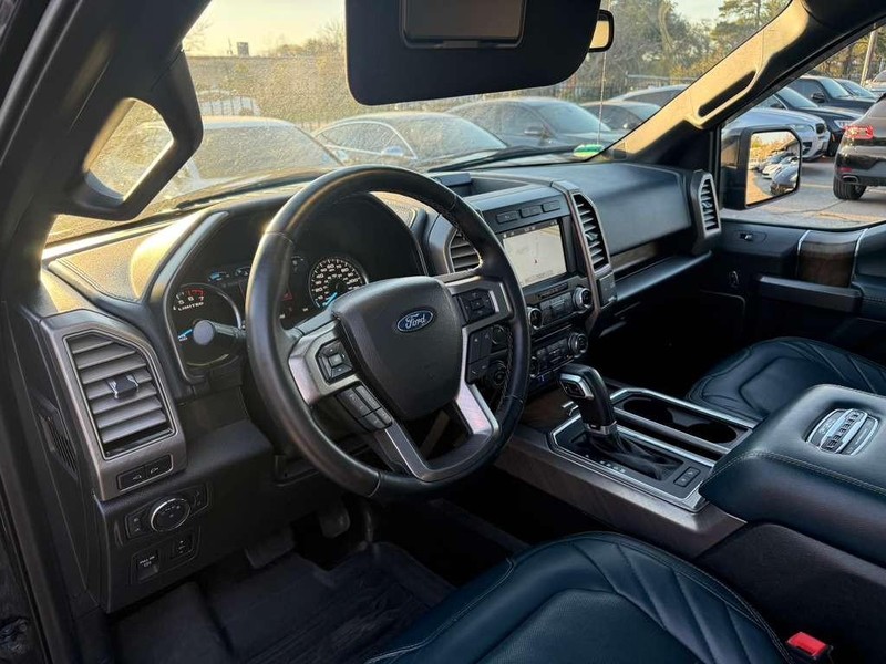 Ford F-150 Vehicle Full-screen Gallery Image 10
