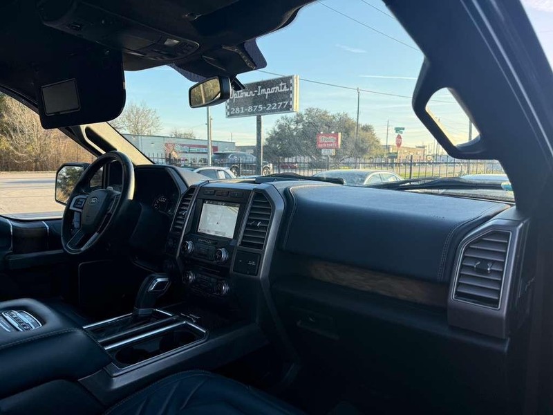 Ford F-150 Vehicle Full-screen Gallery Image 14