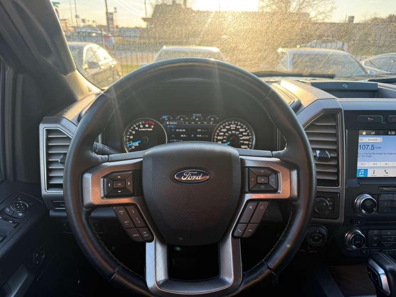 Ford F-150 Vehicle Full-screen Gallery Image 21