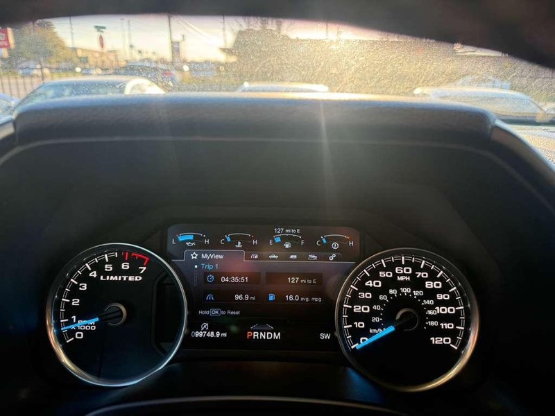 Ford F-150 Vehicle Full-screen Gallery Image 22