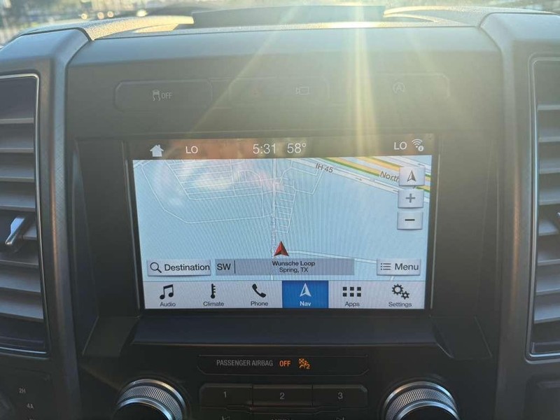 Ford F-150 Vehicle Full-screen Gallery Image 27