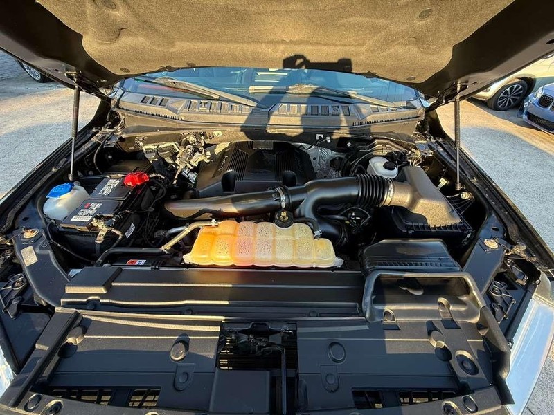 Ford F-150 Vehicle Full-screen Gallery Image 29