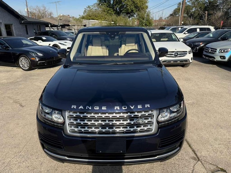 Land Rover Range Rover Vehicle Full-screen Gallery Image 03