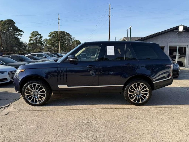 Land Rover Range Rover Vehicle Full-screen Gallery Image 09