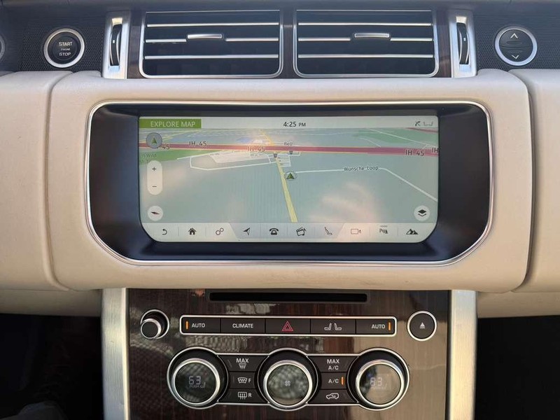 Land Rover Range Rover Vehicle Full-screen Gallery Image 23