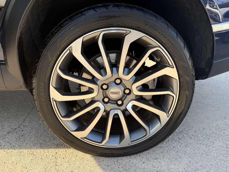 Land Rover Range Rover Vehicle Full-screen Gallery Image 27