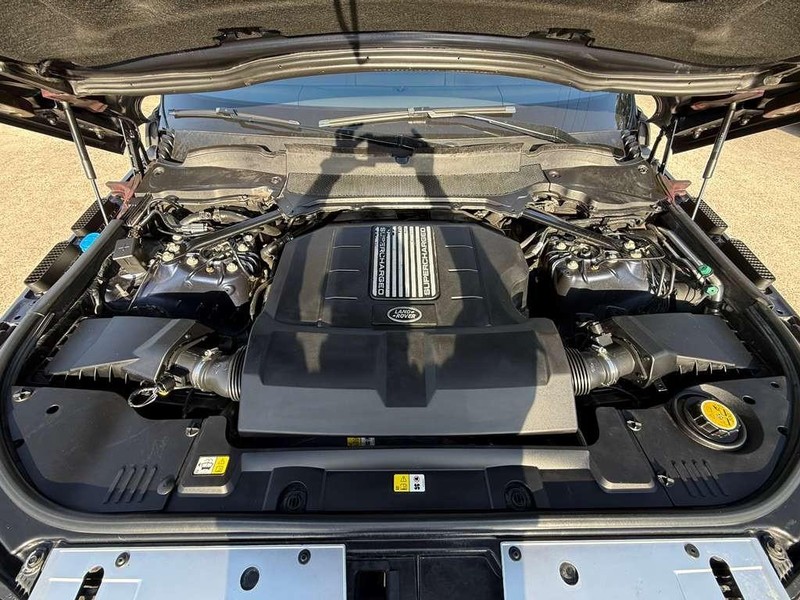 Land Rover Range Rover Vehicle Full-screen Gallery Image 28