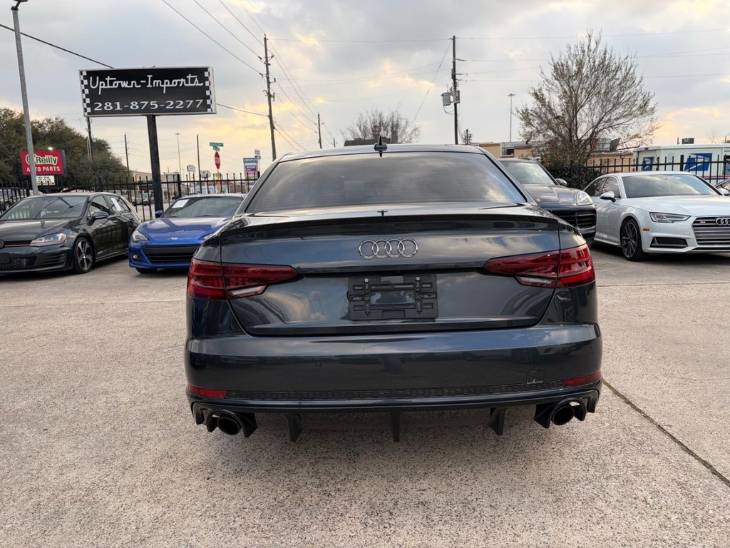 Audi A4 Vehicle Full-screen Gallery Image 07