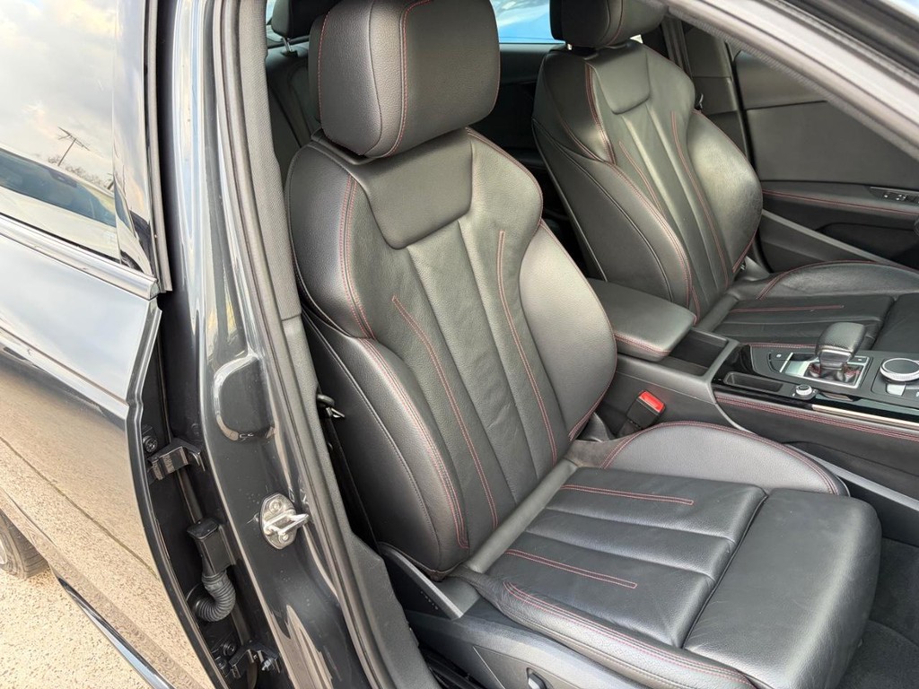 Audi A4 Vehicle Full-screen Gallery Image 15