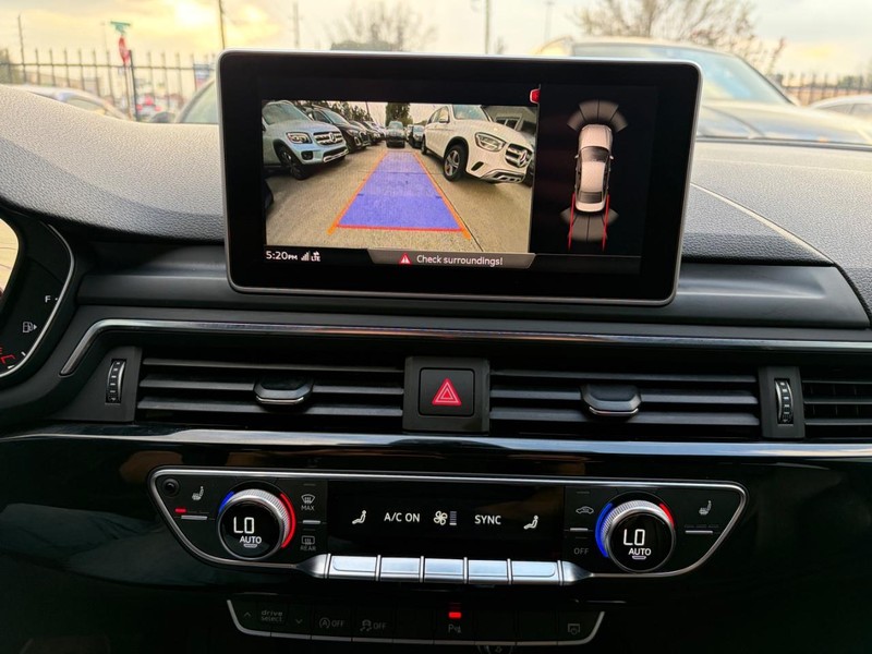 Audi A4 Vehicle Full-screen Gallery Image 24