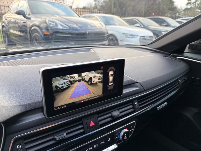 Audi A4 Vehicle Full-screen Gallery Image 26