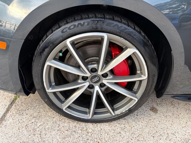 Audi A4 Vehicle Full-screen Gallery Image 28