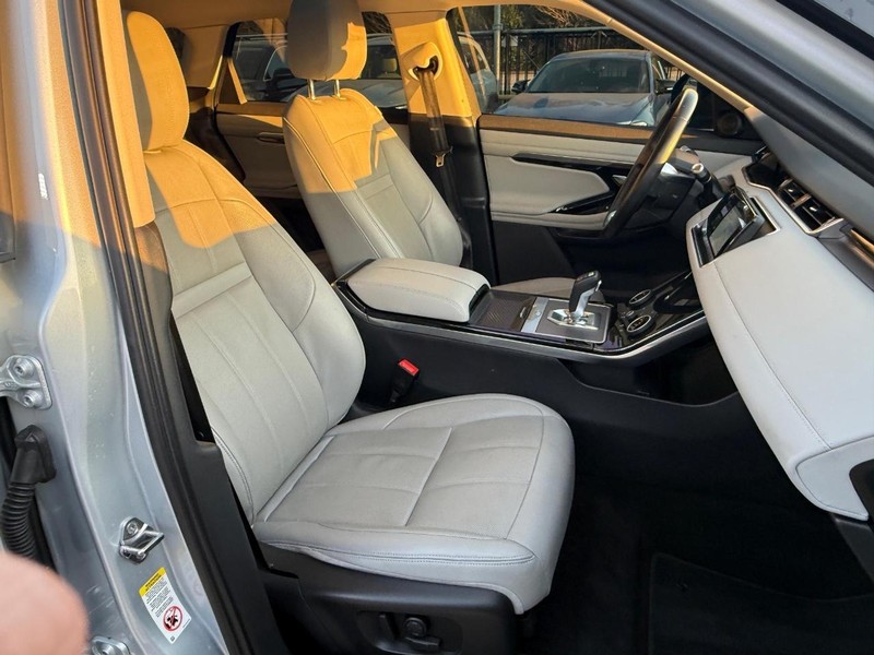 Land Rover Range Rover Evoque Vehicle Full-screen Gallery Image 13