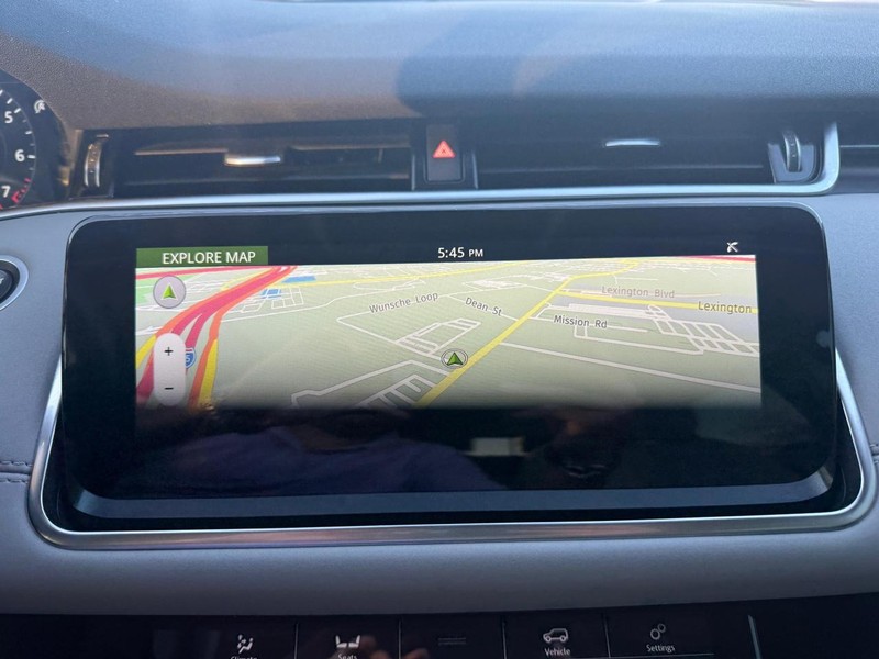 Land Rover Range Rover Evoque Vehicle Full-screen Gallery Image 21