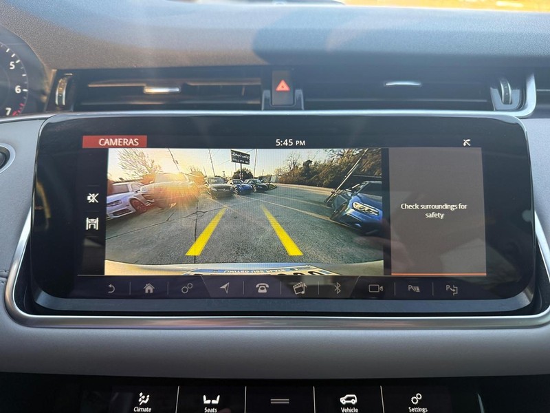 Land Rover Range Rover Evoque Vehicle Full-screen Gallery Image 22