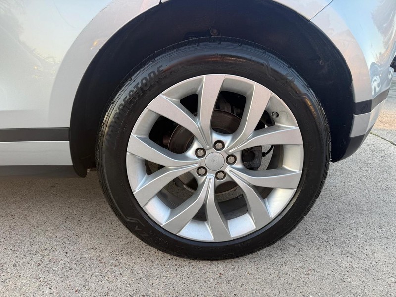 Land Rover Range Rover Evoque Vehicle Full-screen Gallery Image 25