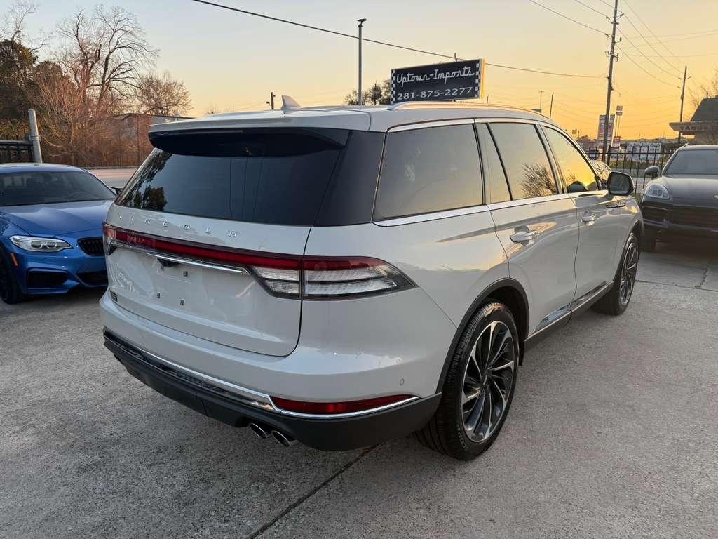 Lincoln Aviator Vehicle Full-screen Gallery Image 06