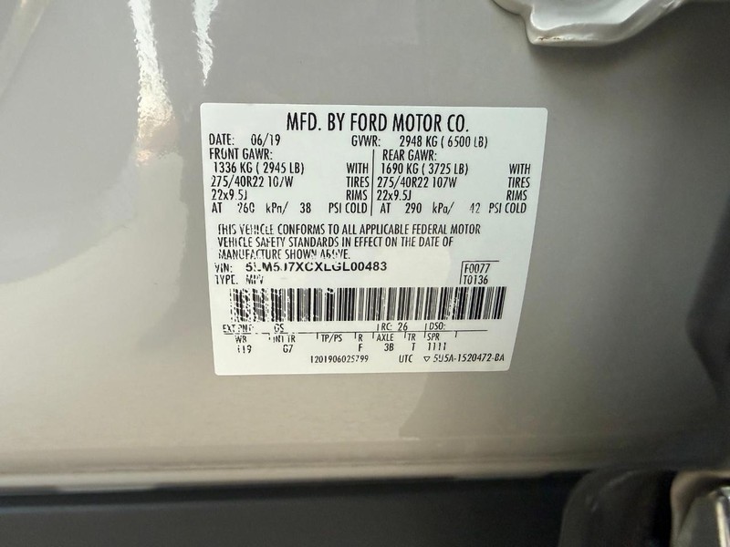 Lincoln Aviator Vehicle Full-screen Gallery Image 31