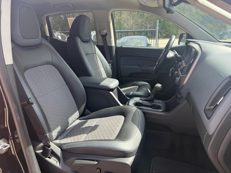 Chevrolet Colorado Vehicle Full-screen Gallery Image 14