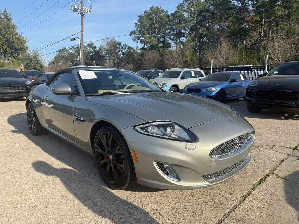 Jaguar XK Vehicle Full-screen Gallery Image 08