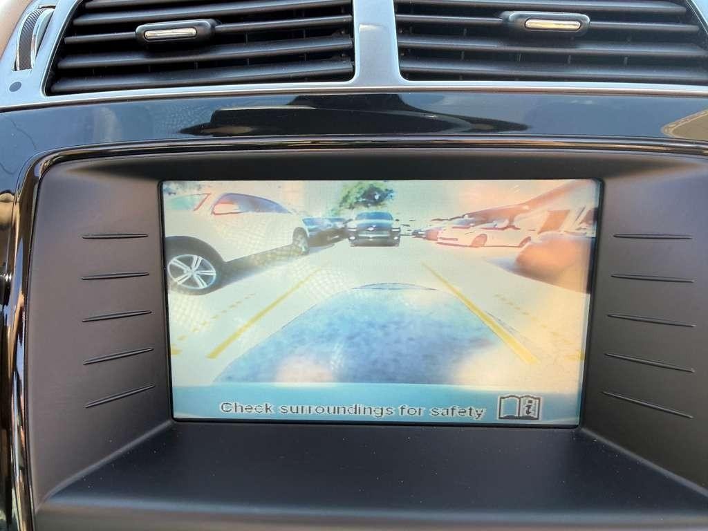 Jaguar XK Vehicle Full-screen Gallery Image 30