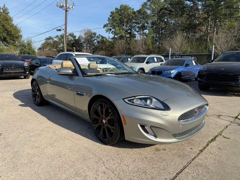 Jaguar XK Vehicle Full-screen Gallery Image 07