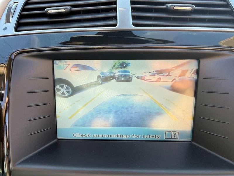 Jaguar XK Vehicle Full-screen Gallery Image 30