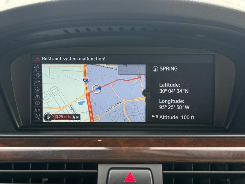 BMW 328i Vehicle Full-screen Gallery Image 30