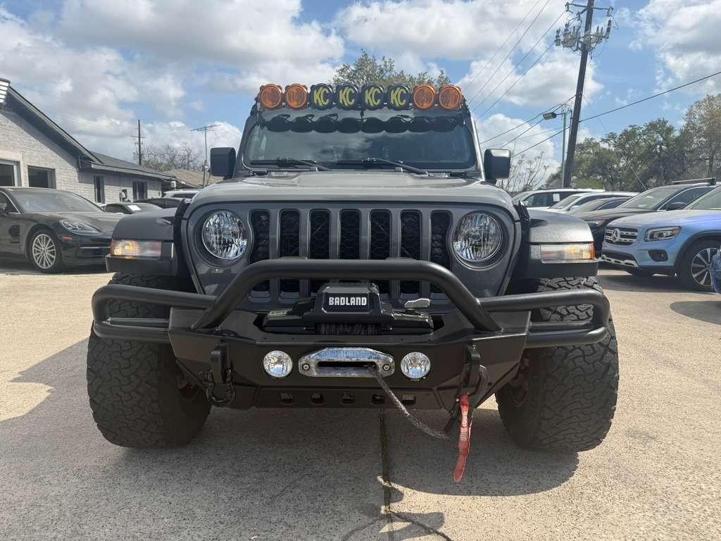 Jeep Gladiator Vehicle Full-screen Gallery Image 02