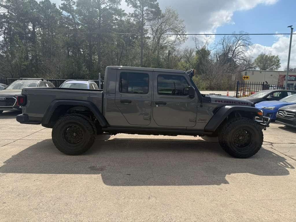 Jeep Gladiator Vehicle Full-screen Gallery Image 05