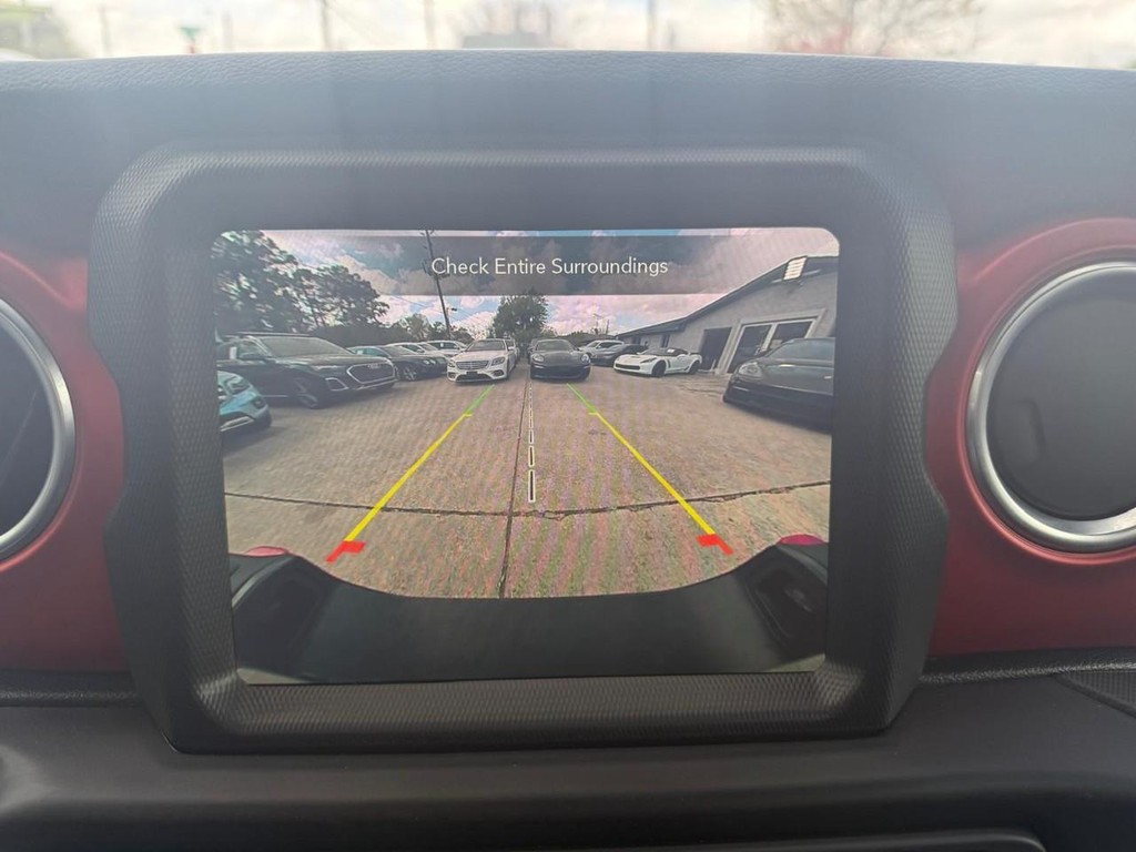 Jeep Gladiator Vehicle Full-screen Gallery Image 24