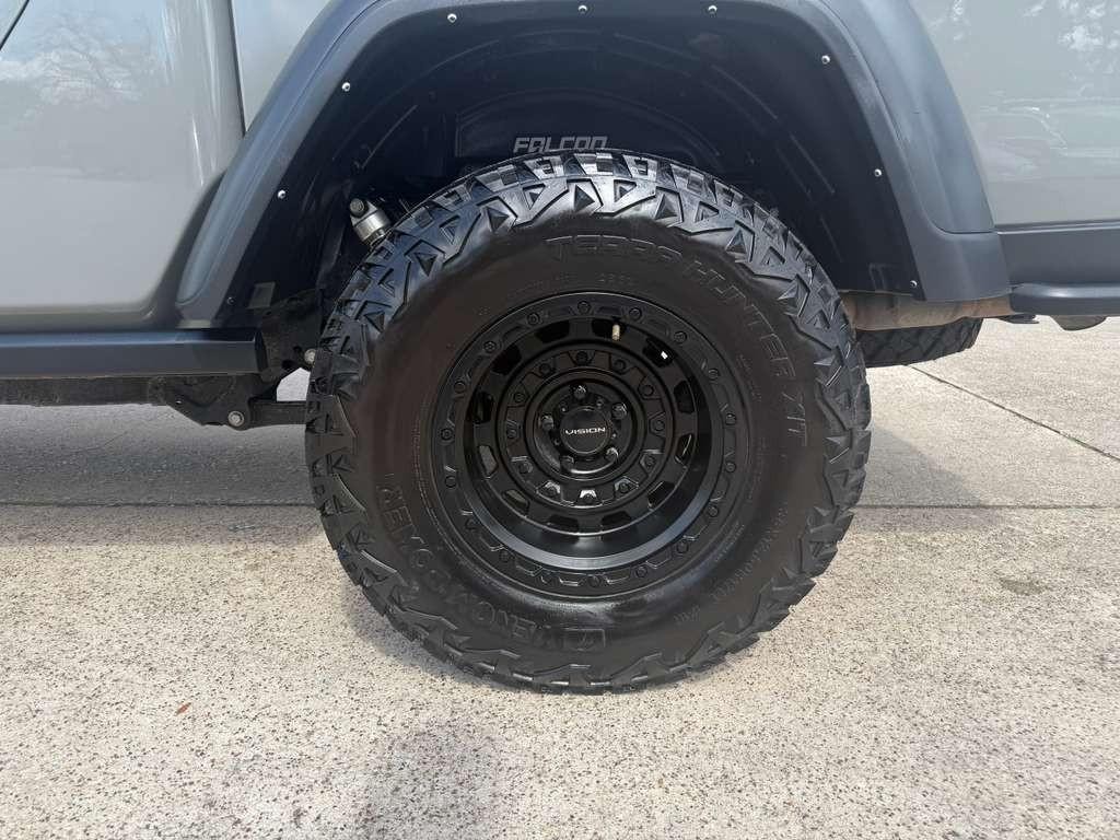 Jeep Gladiator Vehicle Full-screen Gallery Image 27