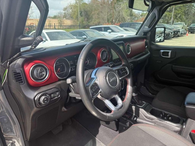 Jeep Gladiator Vehicle Full-screen Gallery Image 10