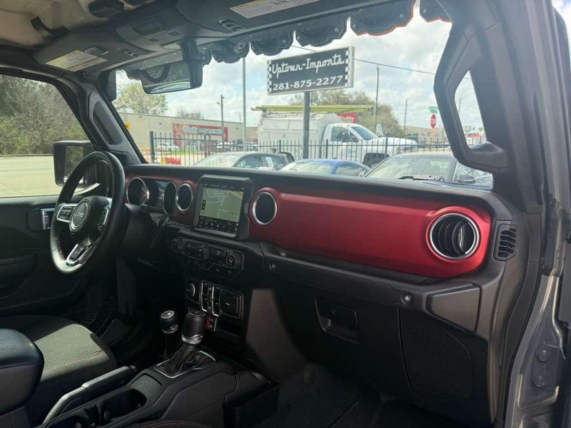 Jeep Gladiator Vehicle Full-screen Gallery Image 13