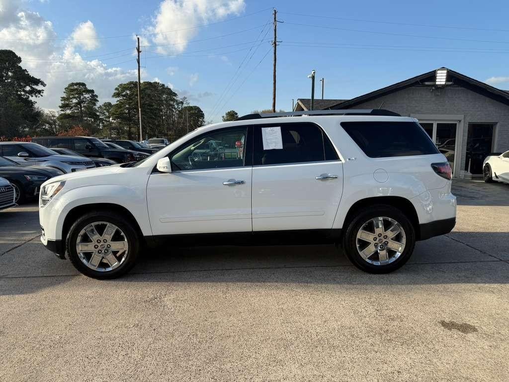 GMC Acadia Limited Vehicle Full-screen Gallery Image 09