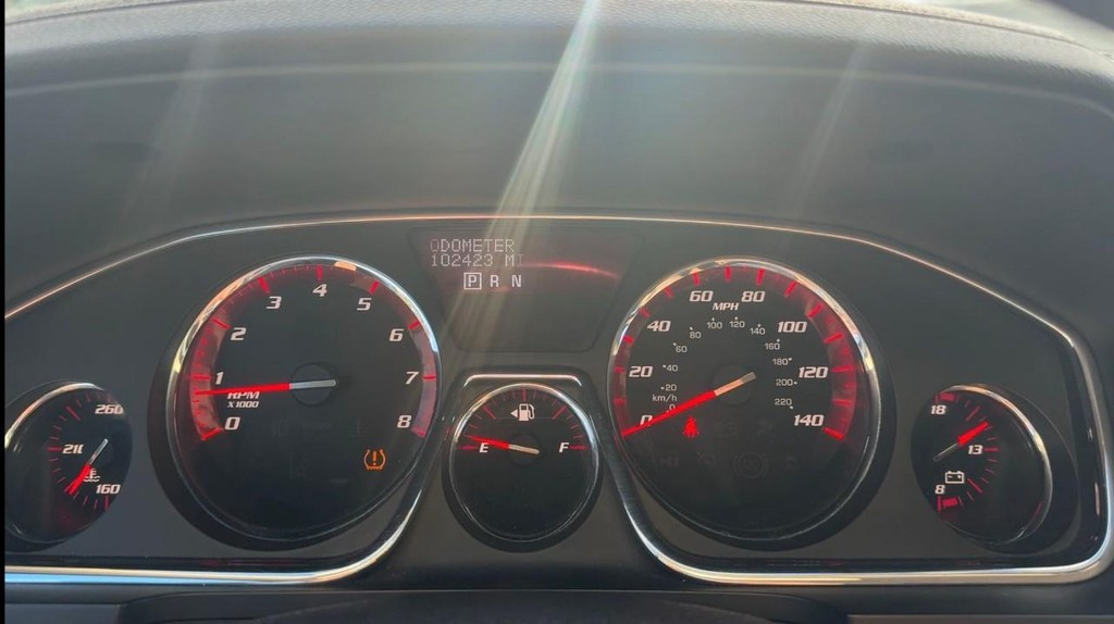 GMC Acadia Limited Vehicle Full-screen Gallery Image 23