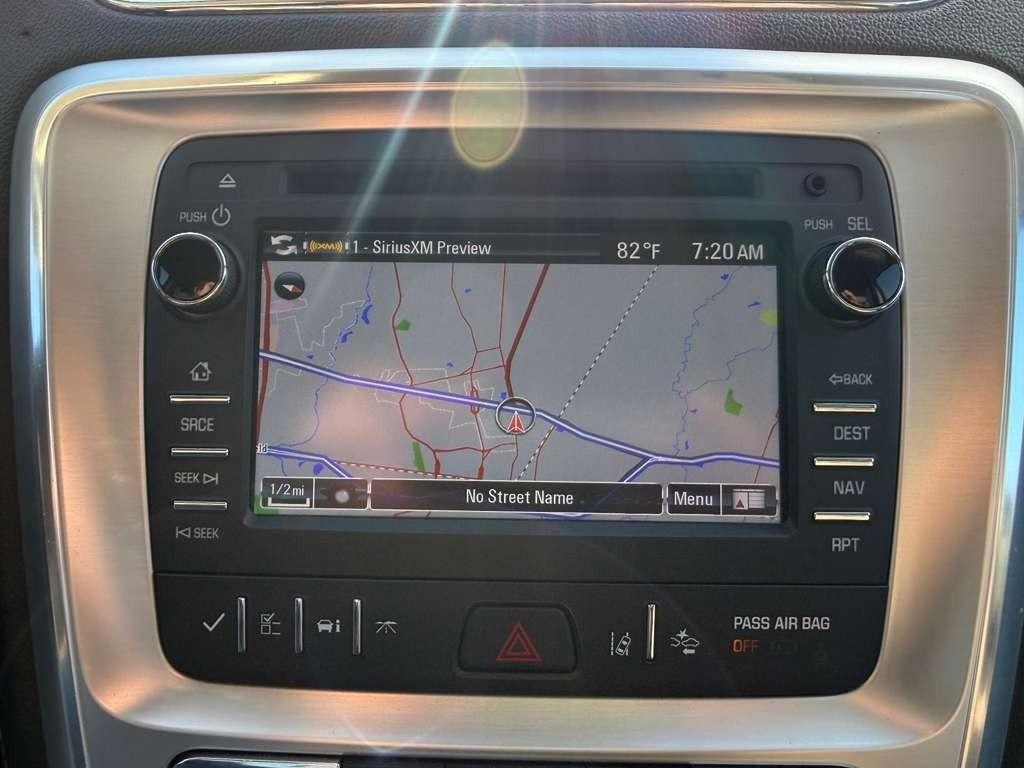 GMC Acadia Limited Vehicle Full-screen Gallery Image 27