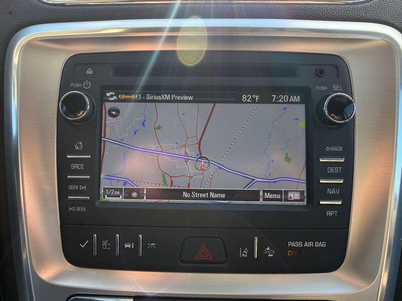 GMC Acadia Limited Vehicle Full-screen Gallery Image 27