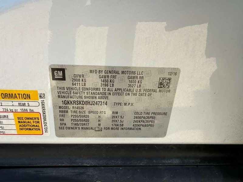 GMC Acadia Limited Vehicle Full-screen Gallery Image 31