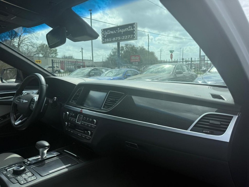 Genesis G80 Vehicle Full-screen Gallery Image 13